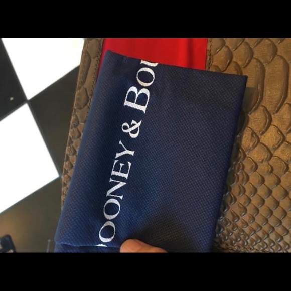 Donney burke bag nwt. Comes free gift - Picture 7 of 7